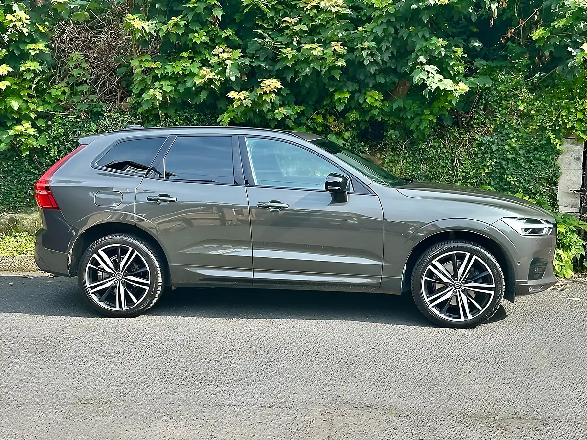 Used 2020 Volvo XC60 R-Design Pro Pine Grey - Interior and Exterior details 2