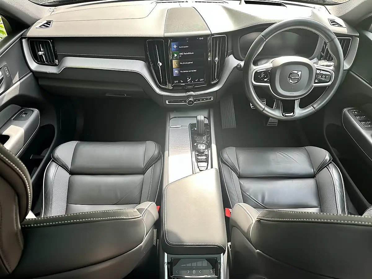 Used 2020 Volvo XC60 R-Design Pro Pine Grey - Interior and Exterior details 9