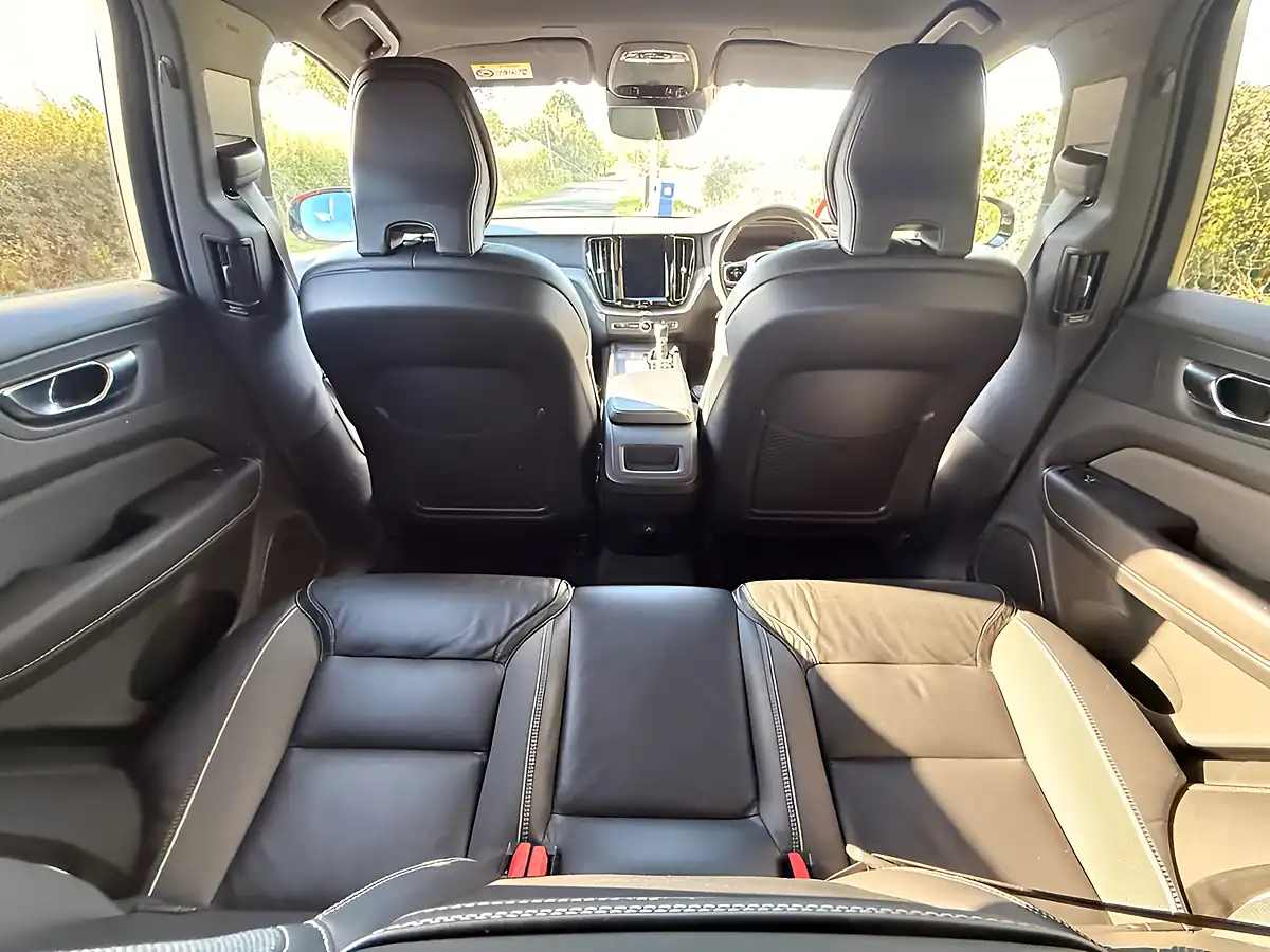 Used 2020 Volvo XC60 R-Design Red - Interior and Exterior details 14