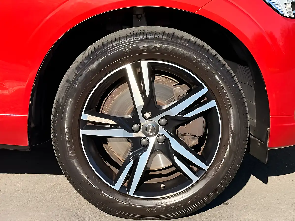 Used 2020 Volvo XC60 R-Design Red - Interior and Exterior details 17