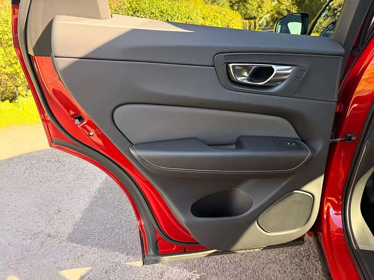 Used 2020 Volvo XC60 R-Design Red - Interior and Exterior details 19