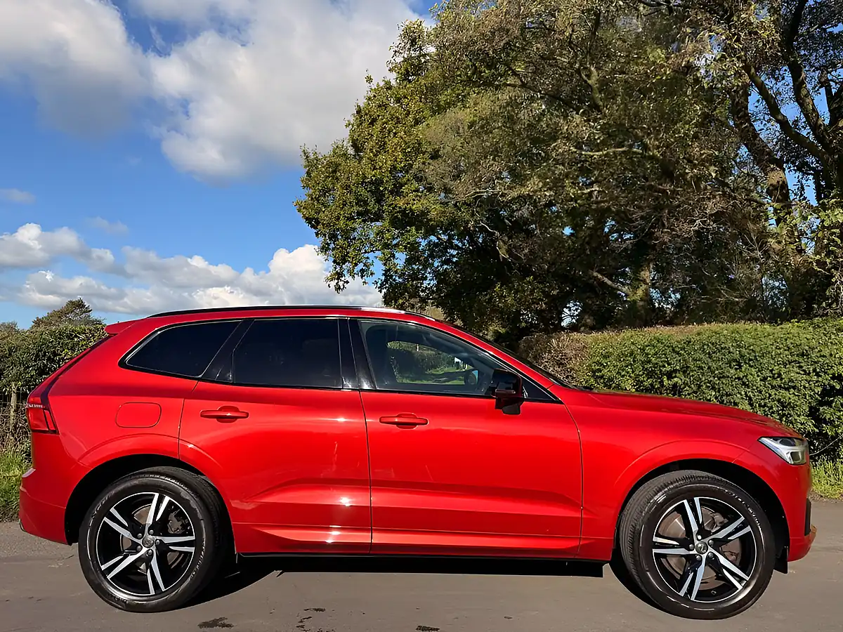 Used 2020 Volvo XC60 R-Design Red - Interior and Exterior details 5