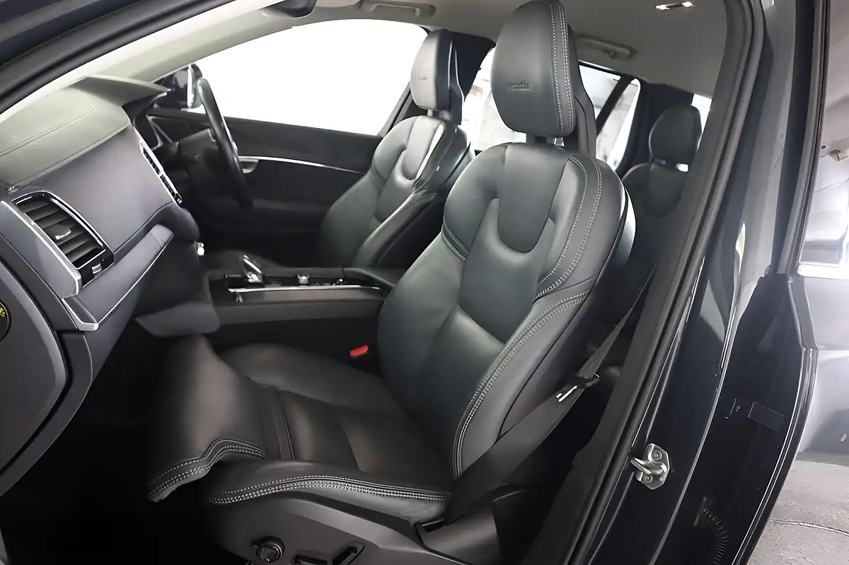 Used 2020 Volvo XC90 Inscription Grey - Interior and Exterior details 13