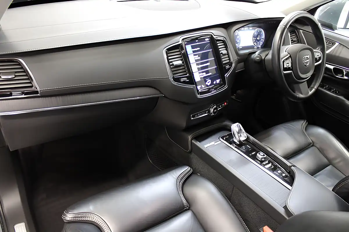 Used 2020 Volvo XC90 Inscription Thunder Grey - Interior and Exterior details 15