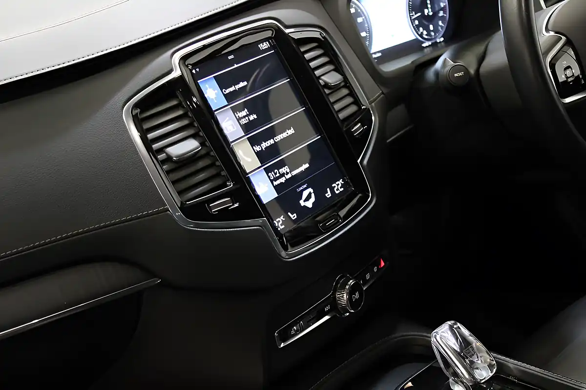 Used 2020 Volvo XC90 Inscription Thunder Grey - Interior and Exterior details 16