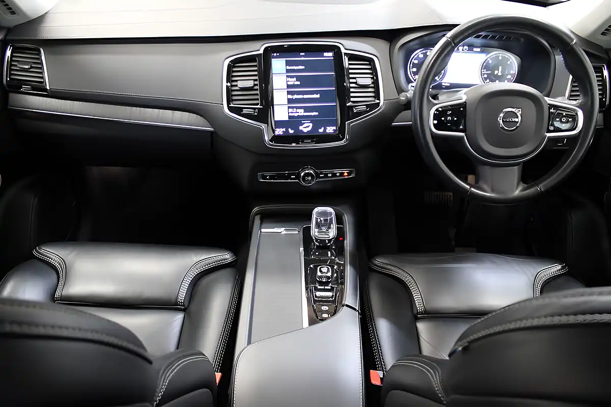 Used 2020 Volvo XC90 Inscription Thunder Grey - Interior and Exterior details 17