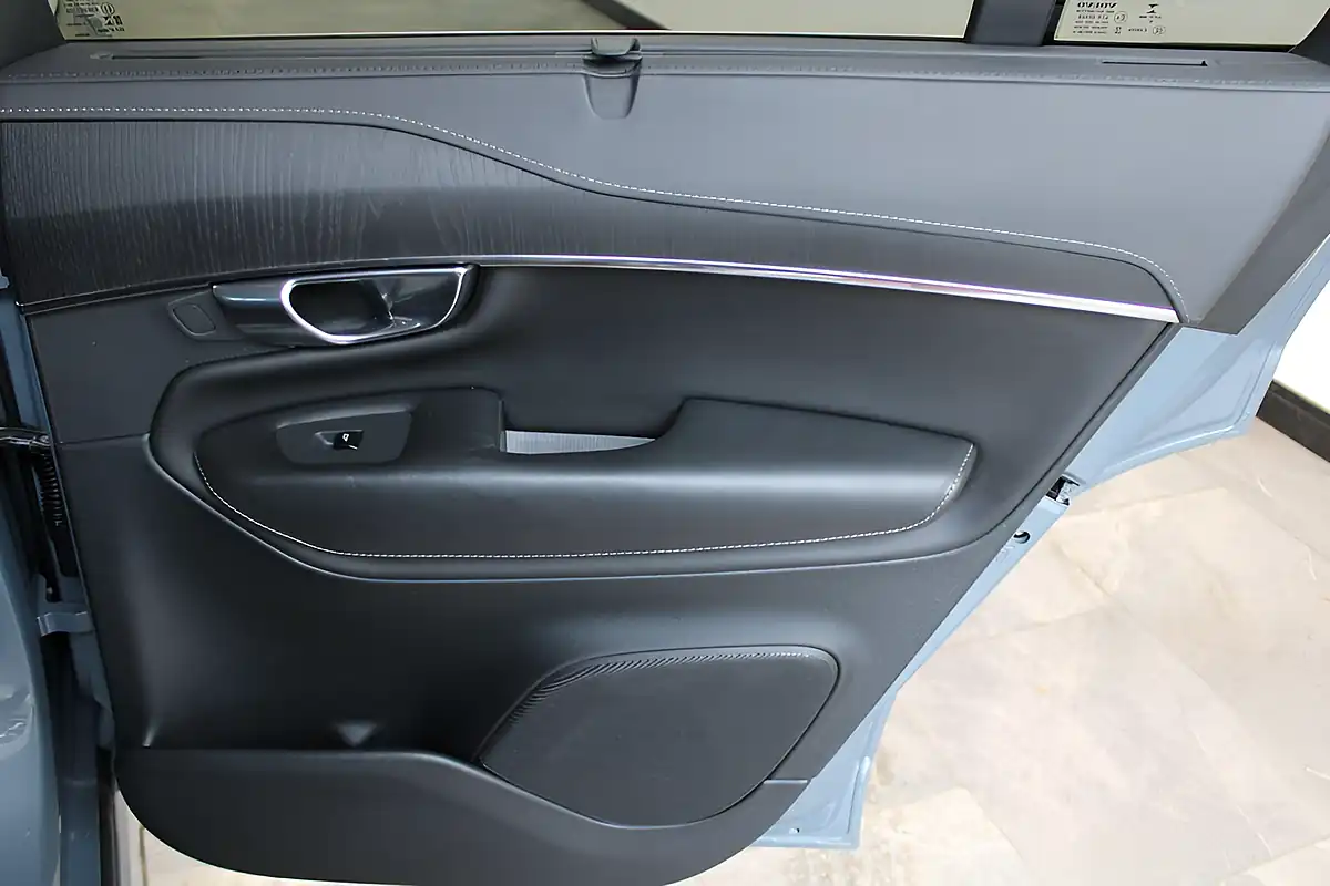 Used 2020 Volvo XC90 Inscription Thunder Grey - Interior and Exterior details 18