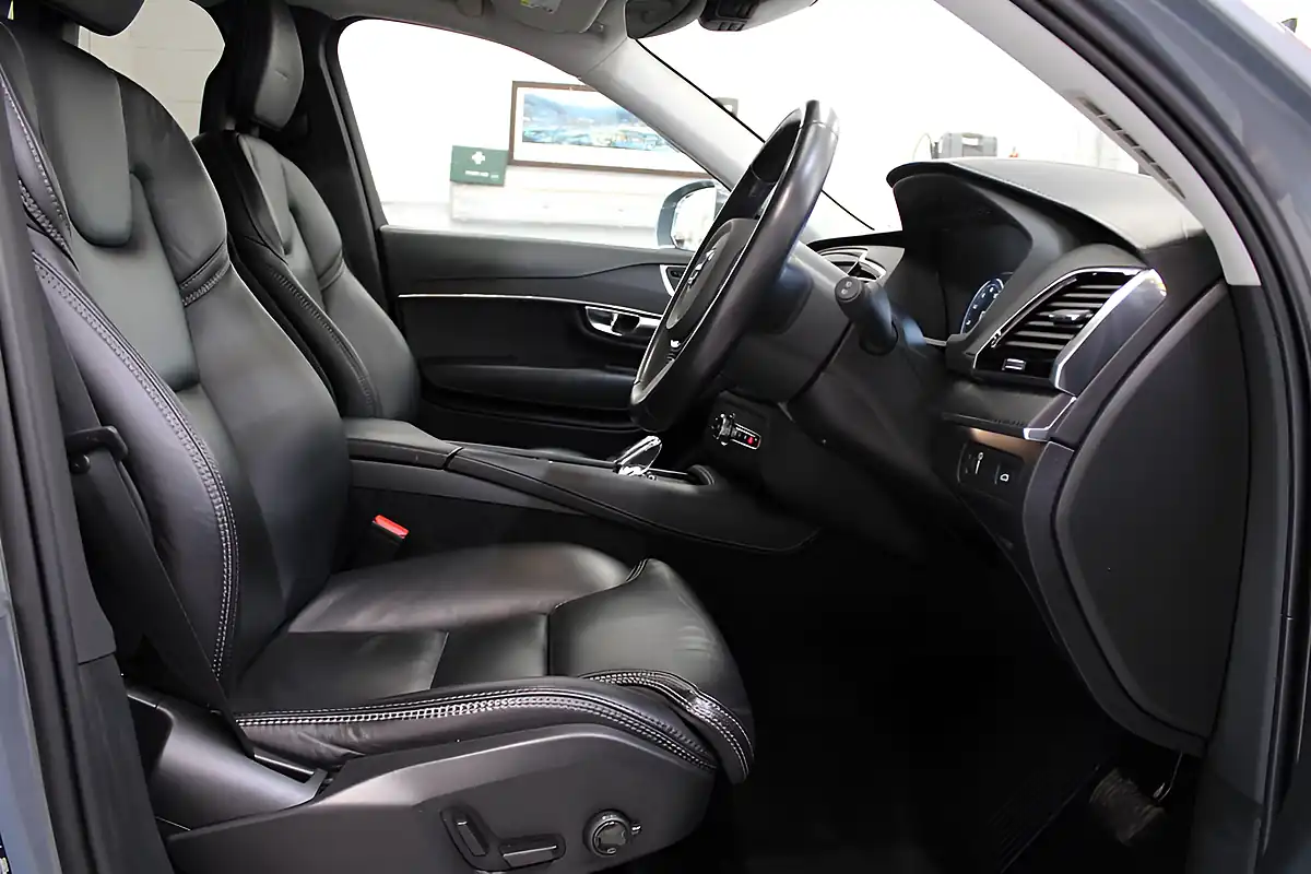 Used 2020 Volvo XC90 Inscription Thunder Grey - Interior and Exterior details 19