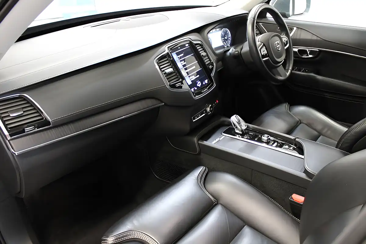Used 2020 Volvo XC90 Inscription Thunder Grey - Interior and Exterior details 2