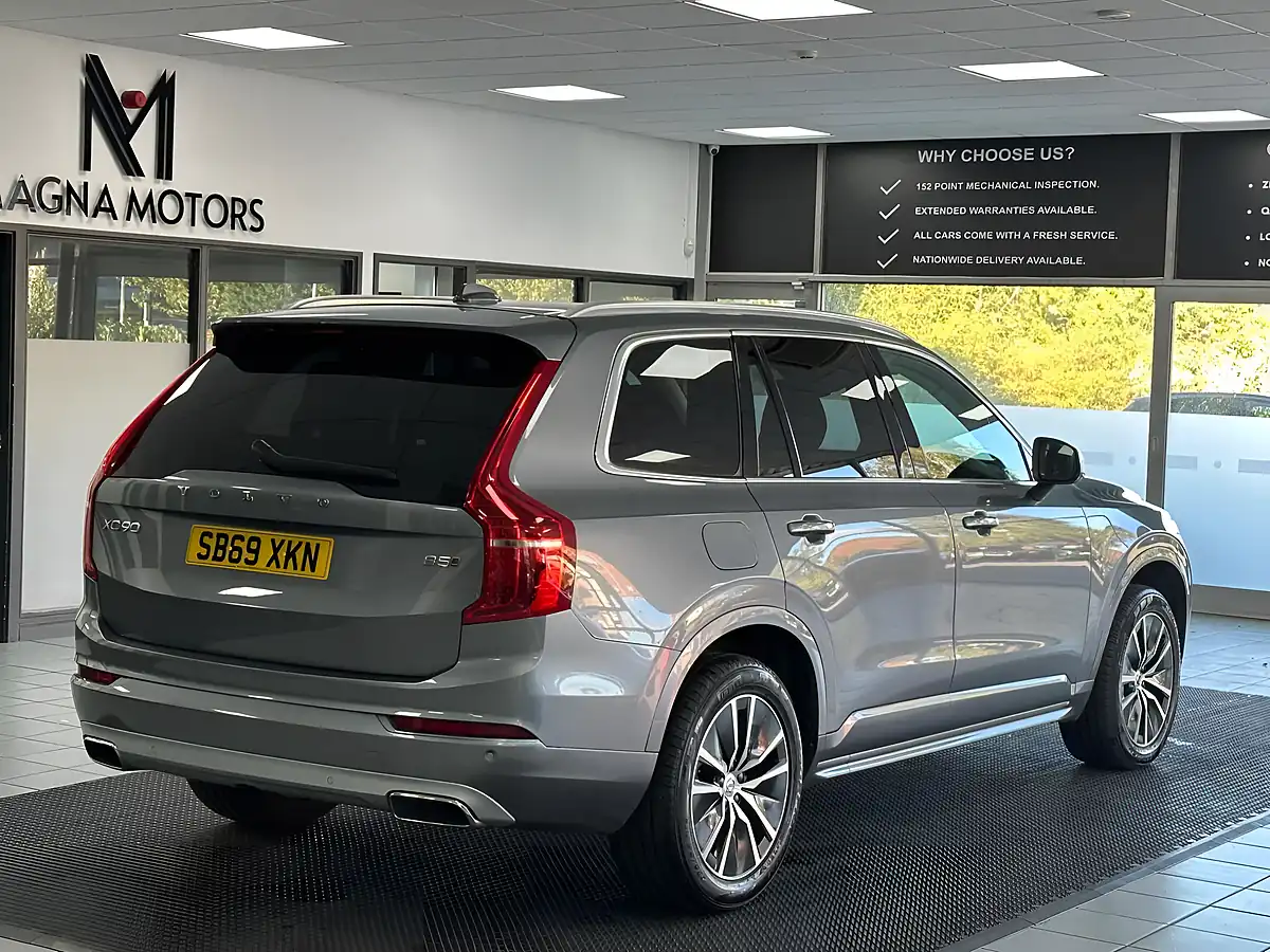 Used 2020 Volvo XC90 Momentum Grey - Interior and Exterior details 10