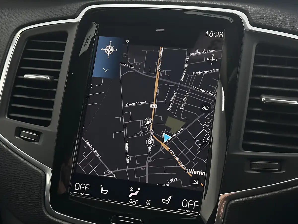 Used 2020 Volvo XC90 Momentum Grey - Interior and Exterior details 15