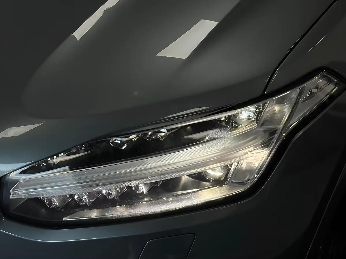 Used 2020 Volvo XC90 Momentum Grey - Interior and Exterior details 20