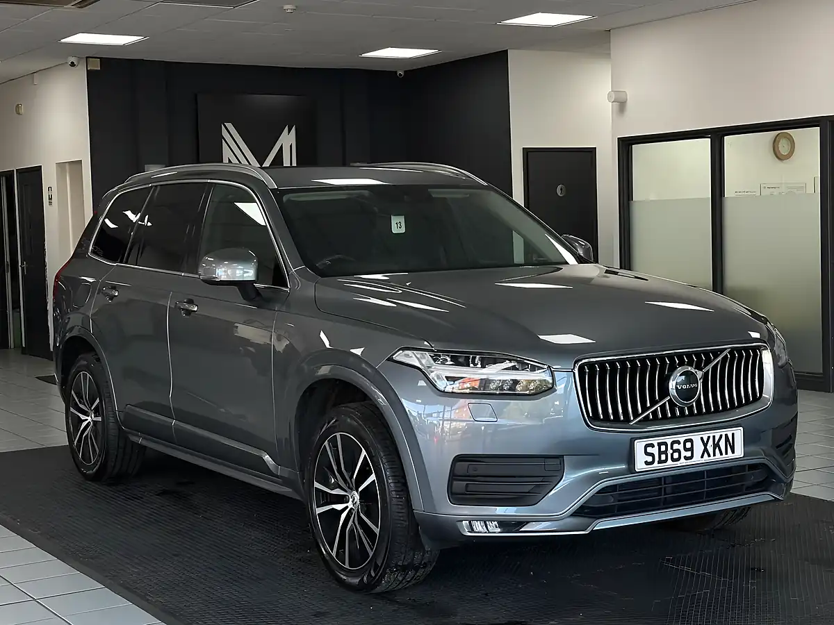 Used 2020 Volvo XC90 Momentum Grey - Interior and Exterior details 3