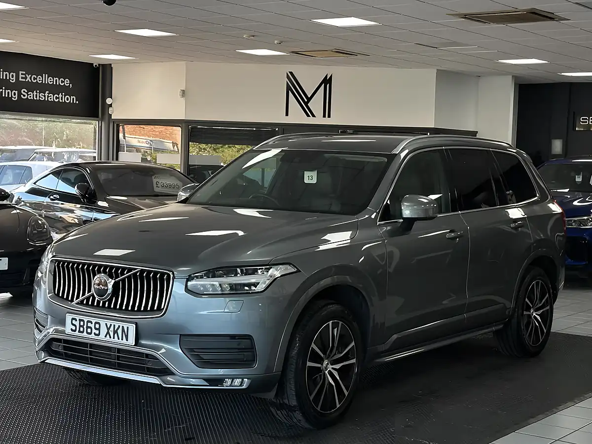 Used 2020 Volvo XC90 Momentum Grey - Interior and Exterior details 5