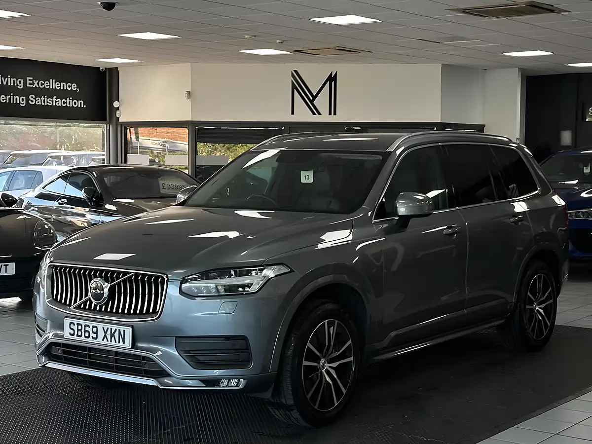 Used 2020 Volvo XC90 Momentum Grey - Interior and Exterior details 7