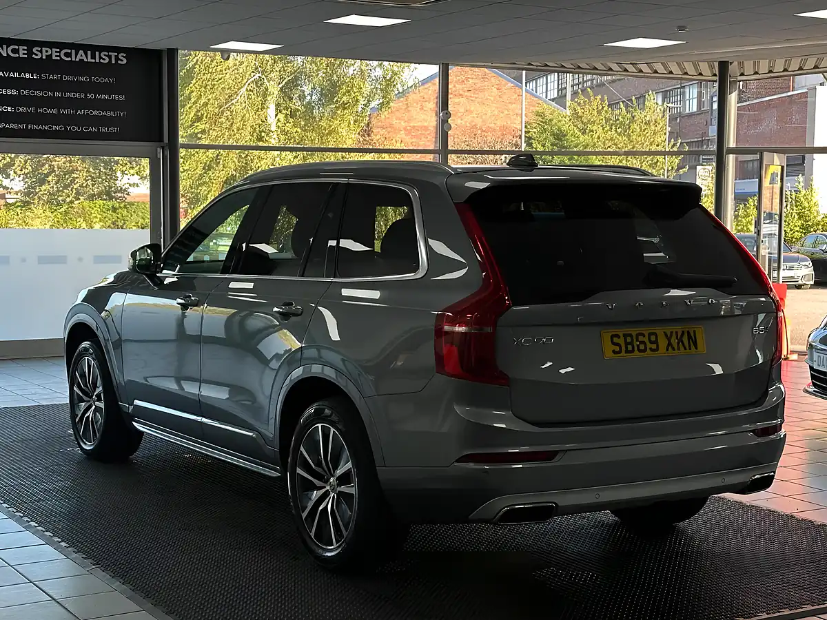 Used 2020 Volvo XC90 Momentum Grey - Interior and Exterior details 8
