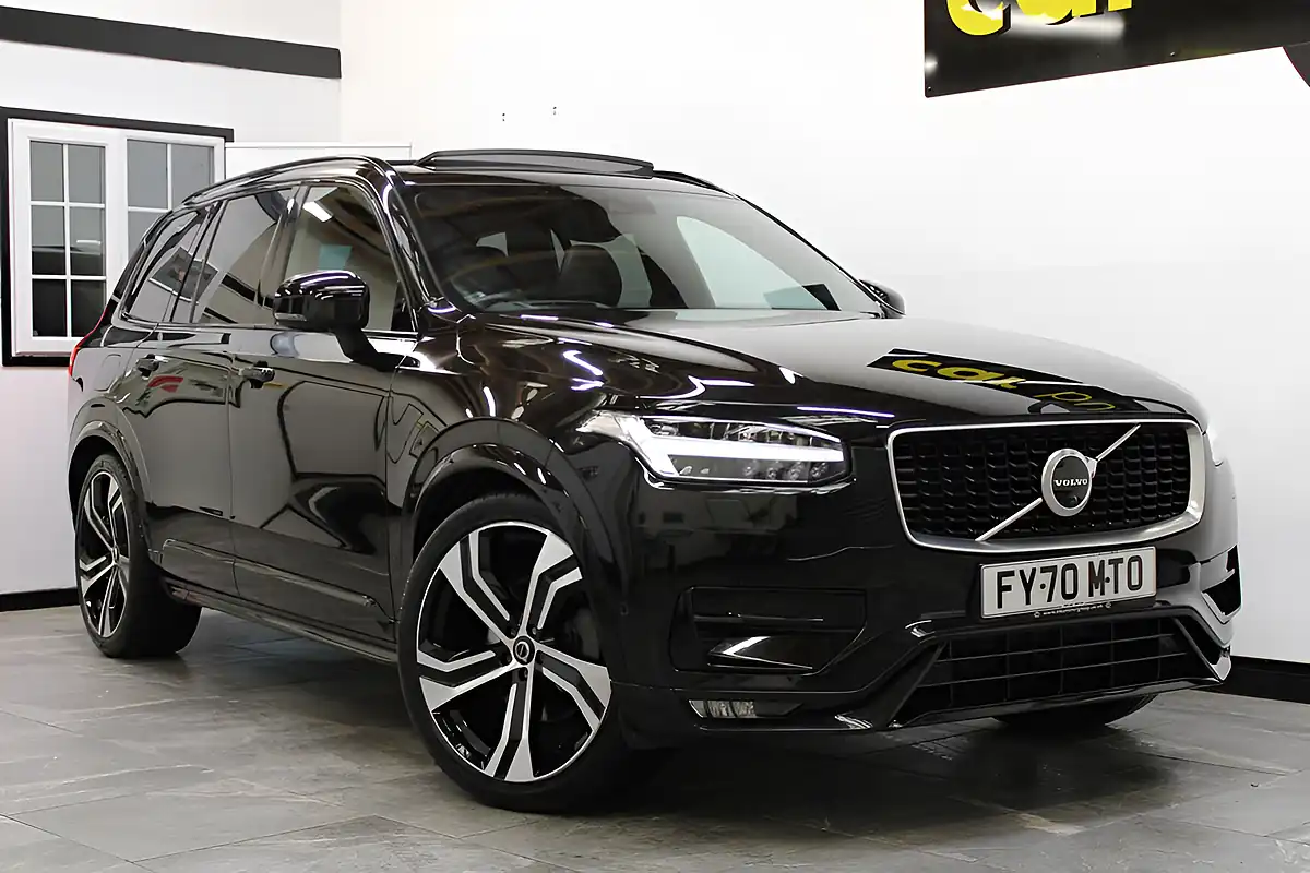Used 2020 Volvo XC90 R-Design Pro Black - Front View