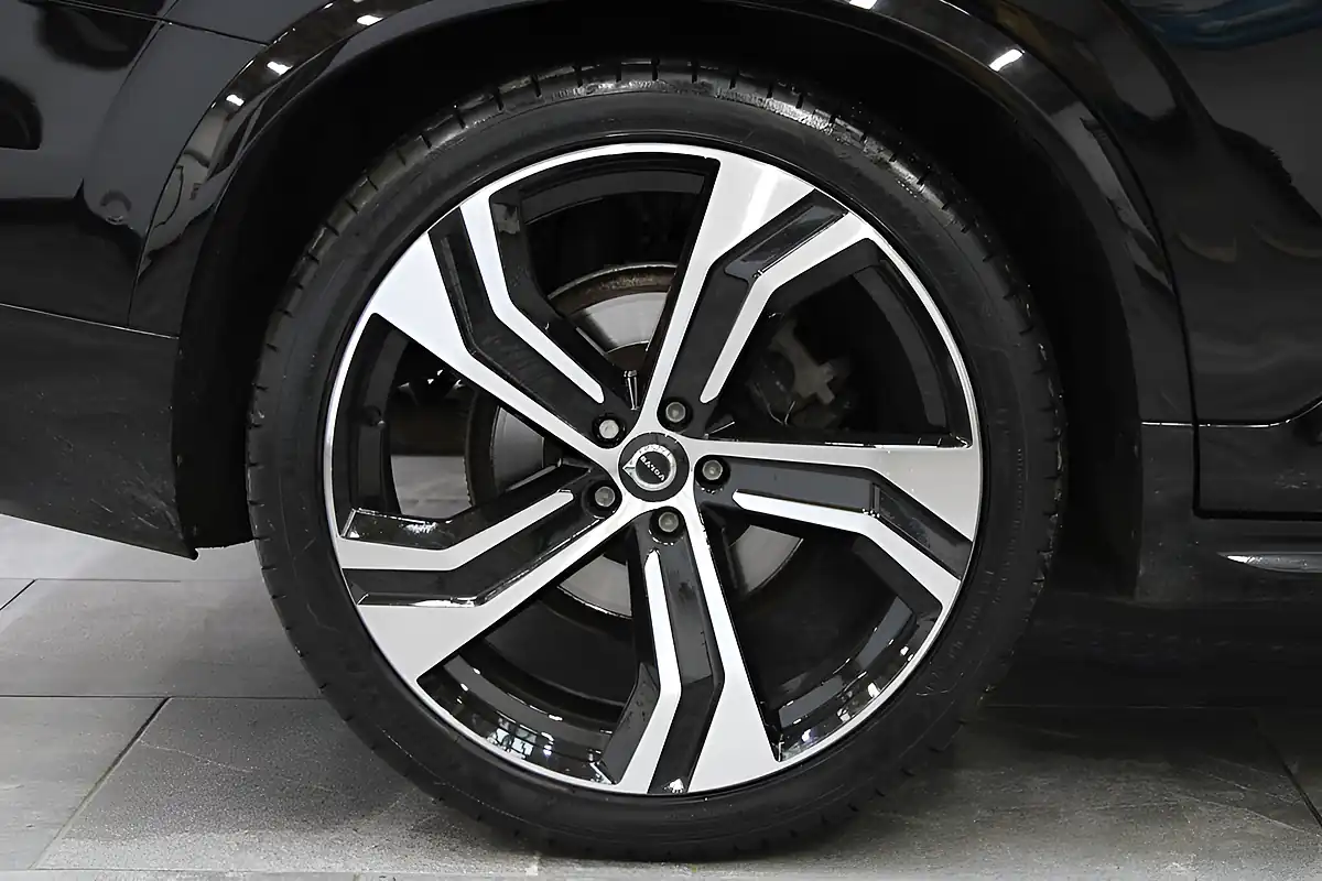 Used 2020 Volvo XC90 R-Design Pro Black - Interior and Exterior details 8