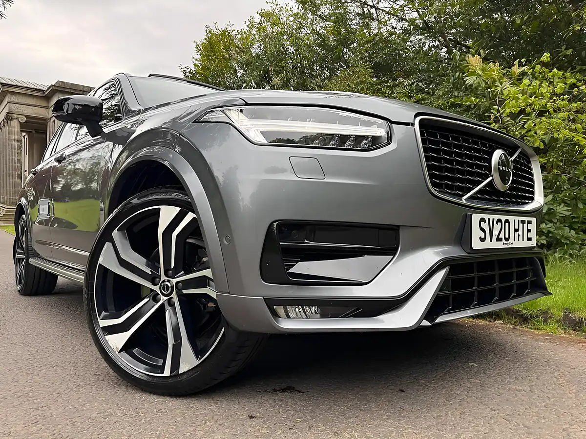 Used 2020 Volvo XC90 R-Design Pro Grey - Front View