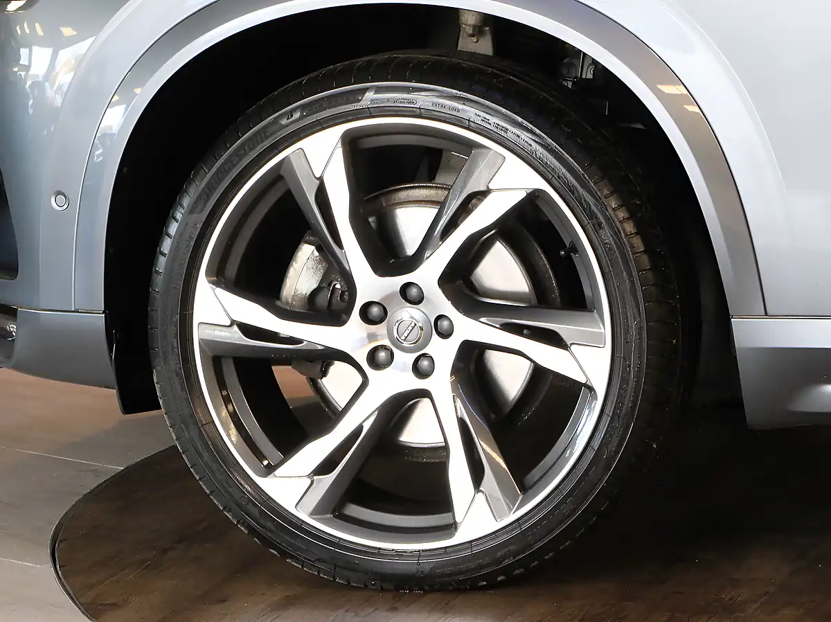 Used 2020 Volvo XC90 R-Design Pro Osmium Grey - Interior and Exterior details 13