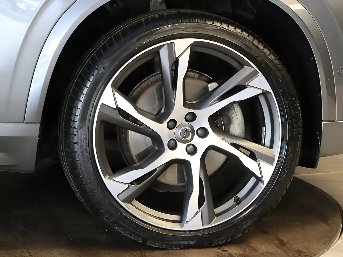 Used 2020 Volvo XC90 R-Design Pro Osmium Grey - Interior and Exterior details 16