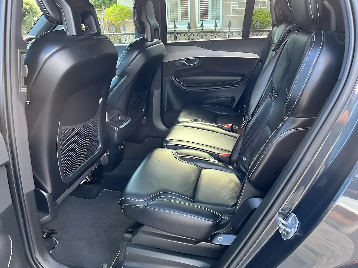 Used 2020 Volvo XC90 R-Design Savile Grey - Interior and Exterior details 17