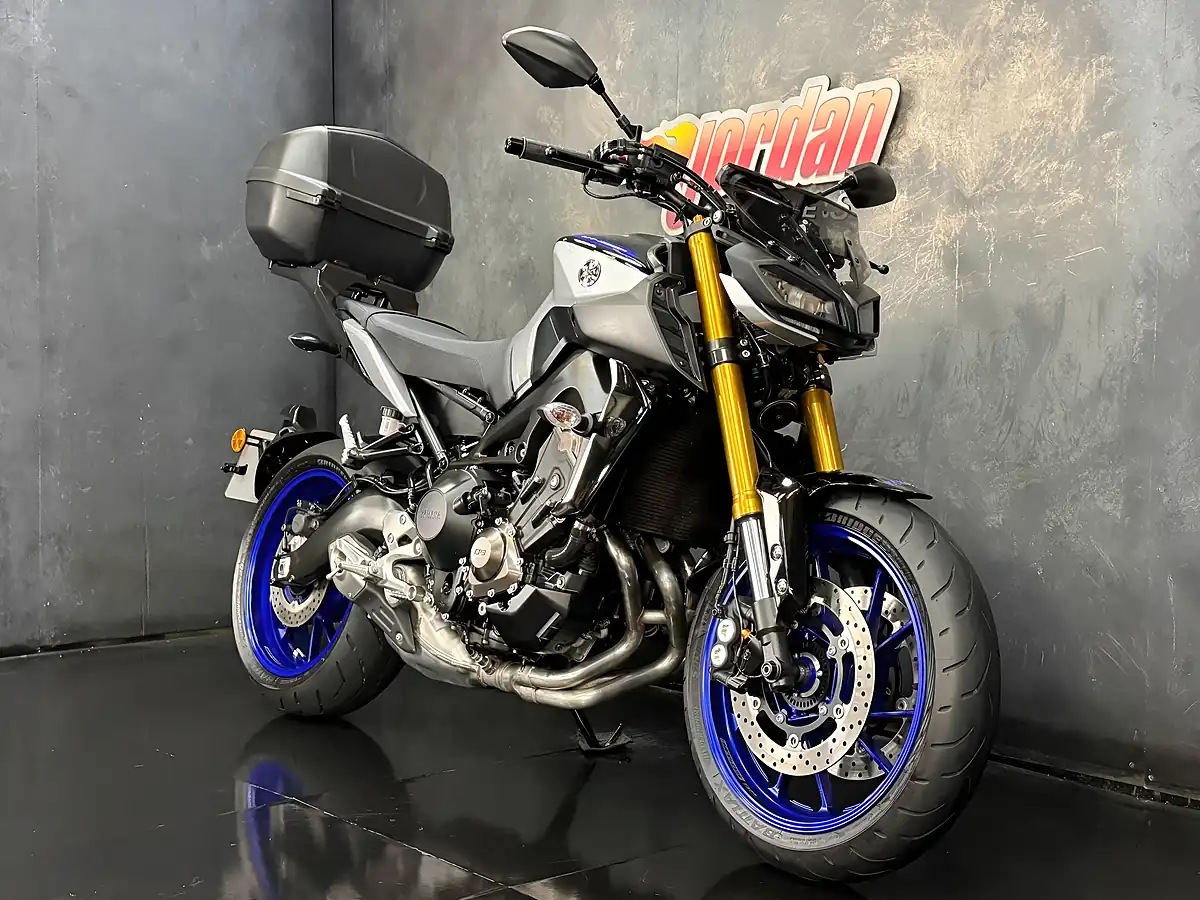 Used 2020 Yamaha MT-09 Sp Black - Interior and Exterior details 4