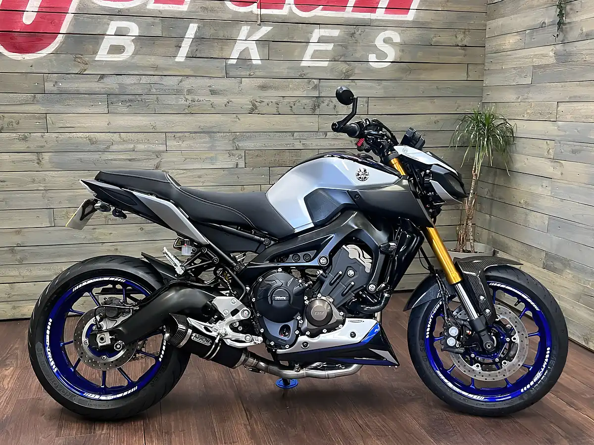 Used 2020 Yamaha MT-09 Sp Black - Interior and Exterior details 3