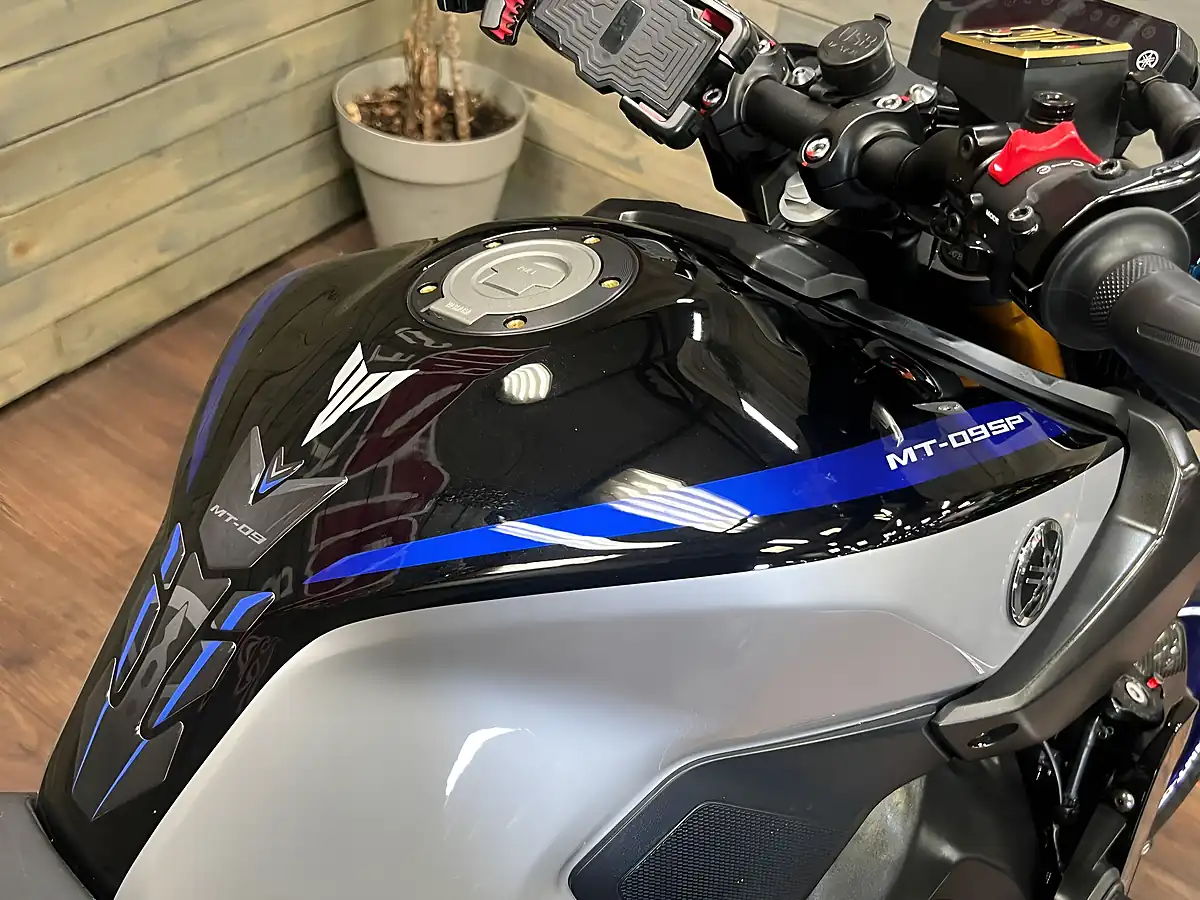 Used 2020 Yamaha MT-09 Sp Black - Interior and Exterior details 9