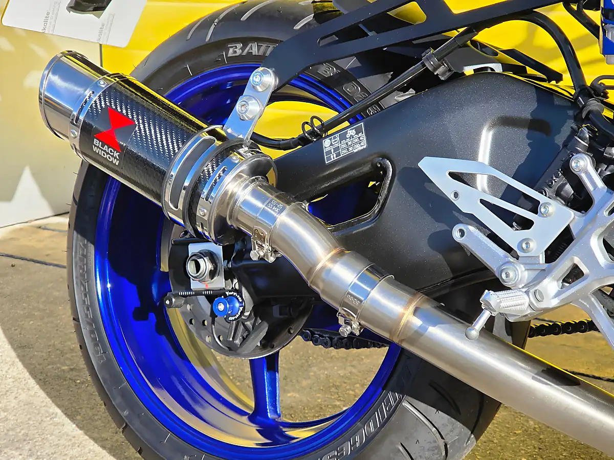 Used 2020 Yamaha MT-10 Blue - Interior and Exterior details 14