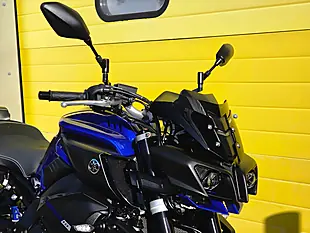Used 2020 Yamaha MT-10 Blue - Interior and Exterior details 15