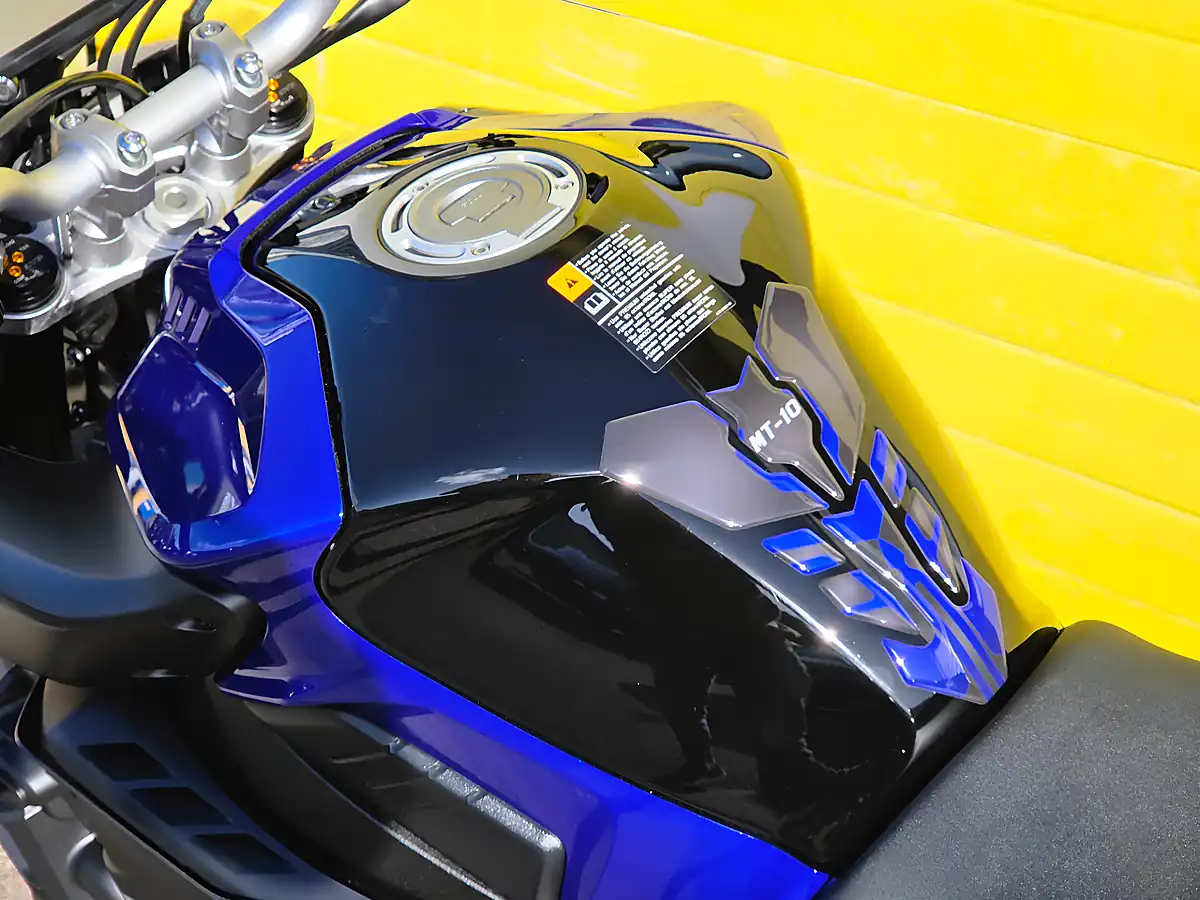 Used 2020 Yamaha MT-10 Blue - Interior and Exterior details 18