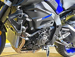 Used 2020 Yamaha MT-10 Blue - Interior and Exterior details 19