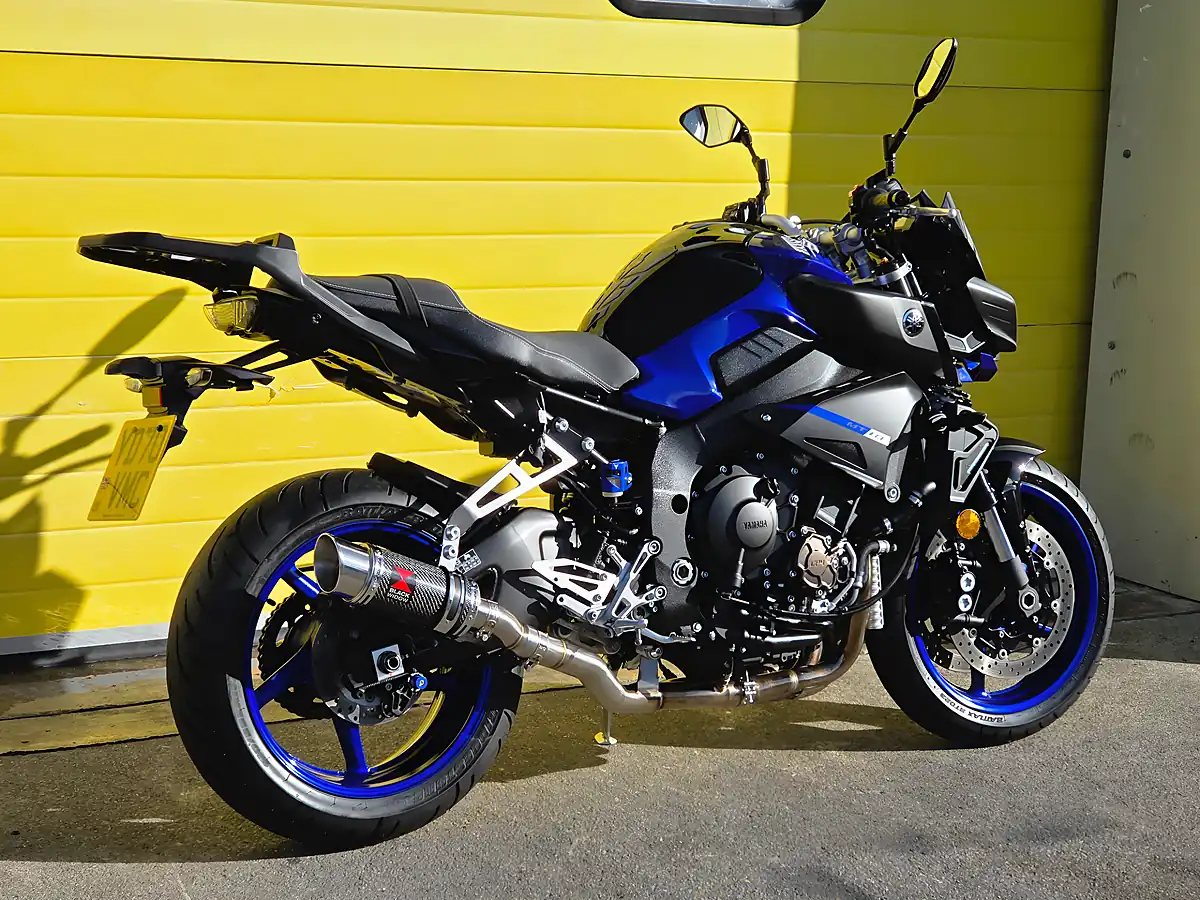 Used 2020 Yamaha MT-10 Blue - Interior and Exterior details 4