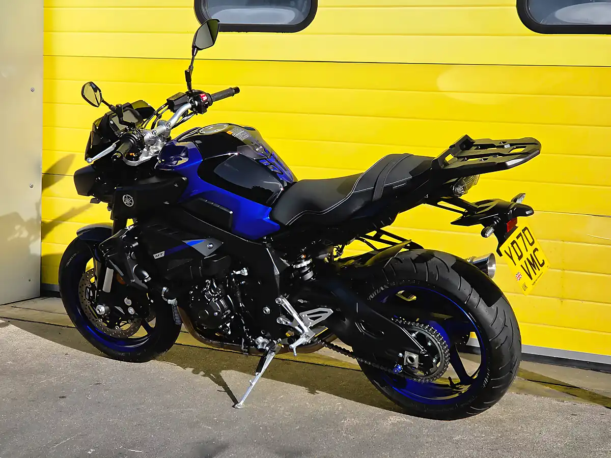 Used 2020 Yamaha MT-10 Blue - Interior and Exterior details 6