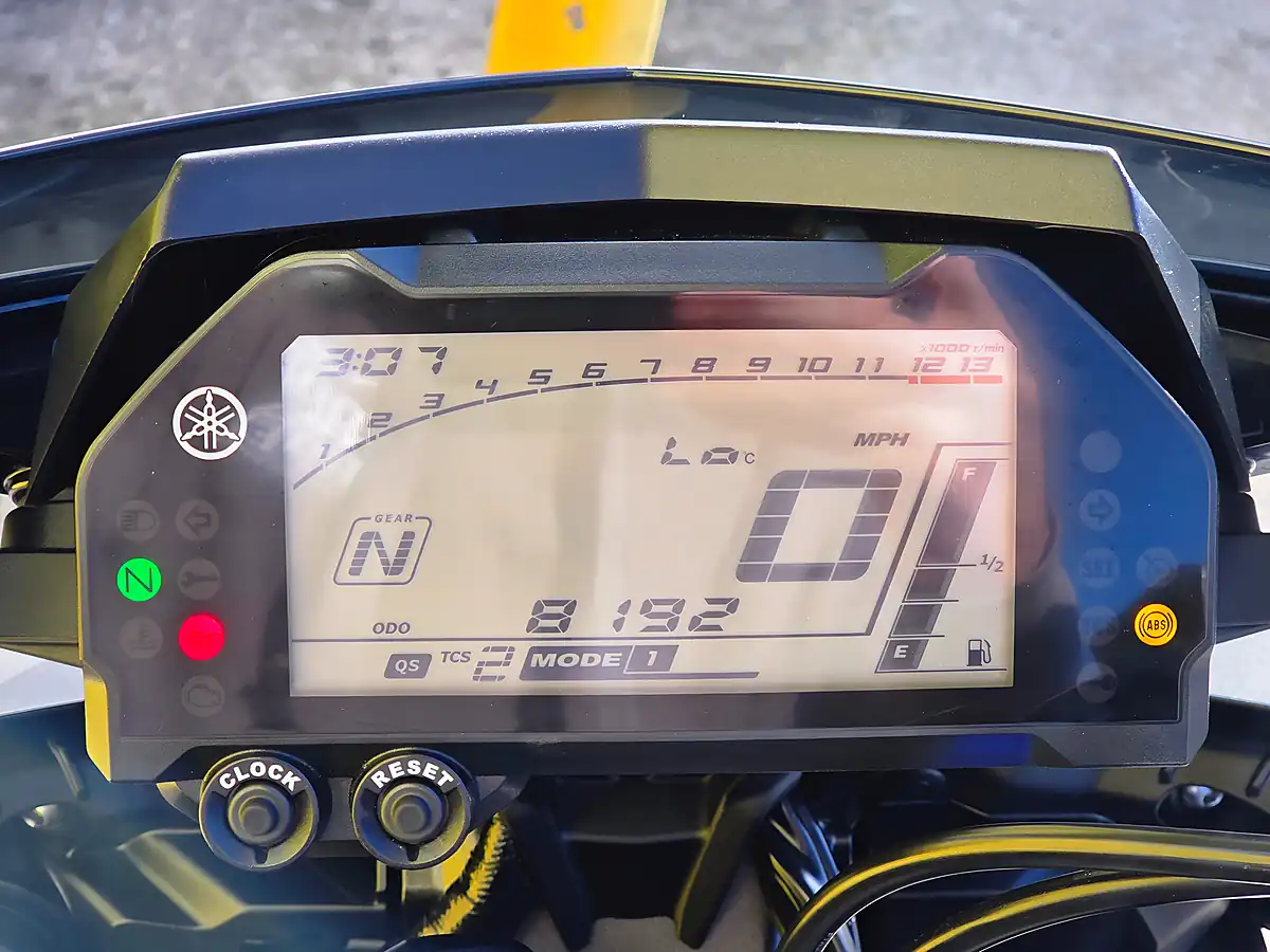 Used 2020 Yamaha MT-10 Blue - Interior and Exterior details 9