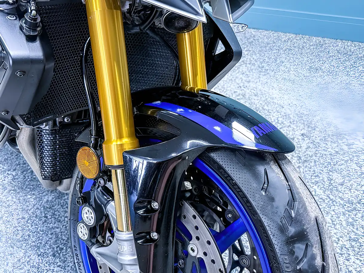 Used 2020 Yamaha MT-10 Sp Silver - Interior and Exterior details 11
