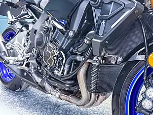 Used 2020 Yamaha MT-10 Sp Silver - Interior and Exterior details 12