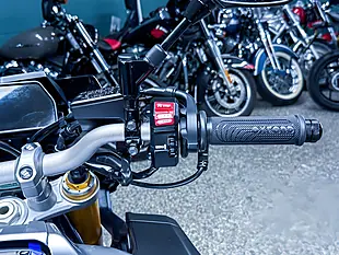 Used 2020 Yamaha MT-10 Sp Silver - Interior and Exterior details 15