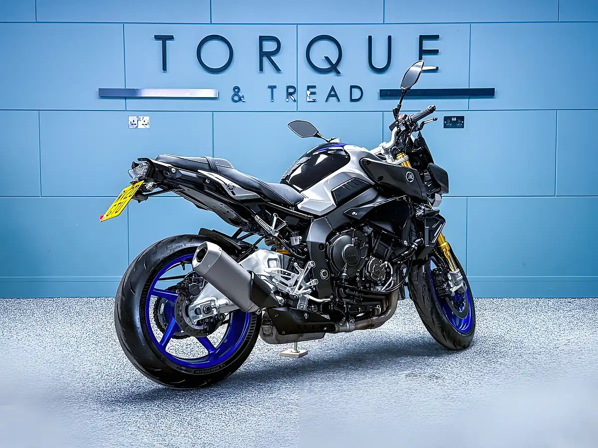Used 2020 Yamaha MT-10 Sp Silver - Interior and Exterior details 3