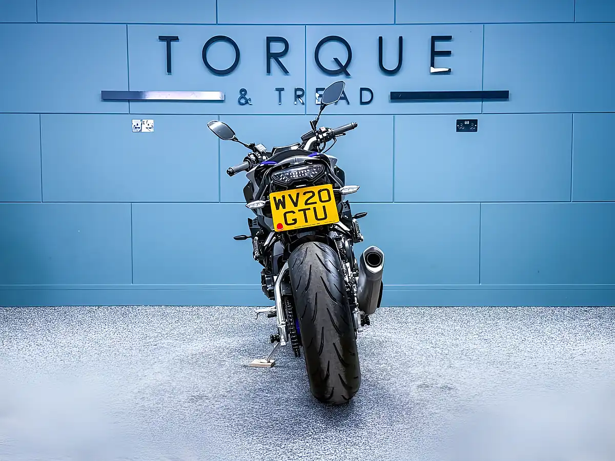 Used 2020 Yamaha MT-10 Sp Silver - Interior and Exterior details 5