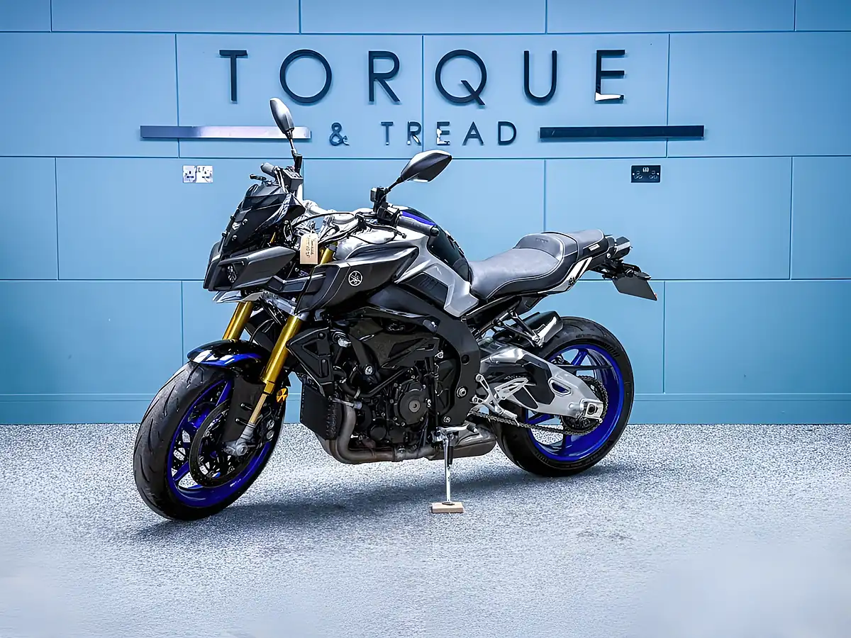 Used 2020 Yamaha MT-10 Sp Silver - Interior and Exterior details 9