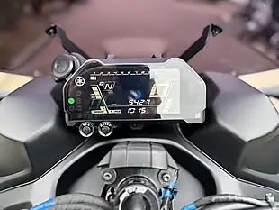 Used 2020 Yamaha Niken Grey - Interior and Exterior details 10