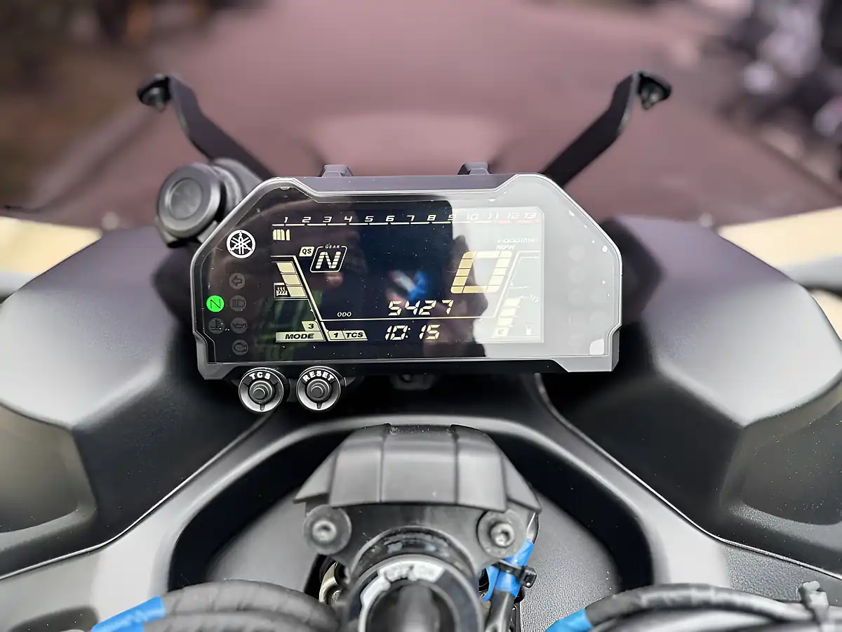 Used 2020 Yamaha Niken Grey - Interior and Exterior details 10