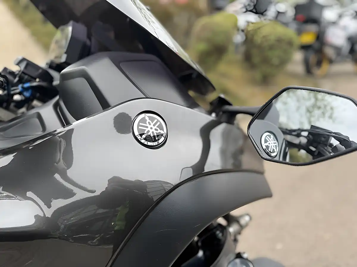 Used 2020 Yamaha Niken Grey - Interior and Exterior details 11