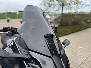 Used 2020 Yamaha Niken Grey - Interior and Exterior details 12