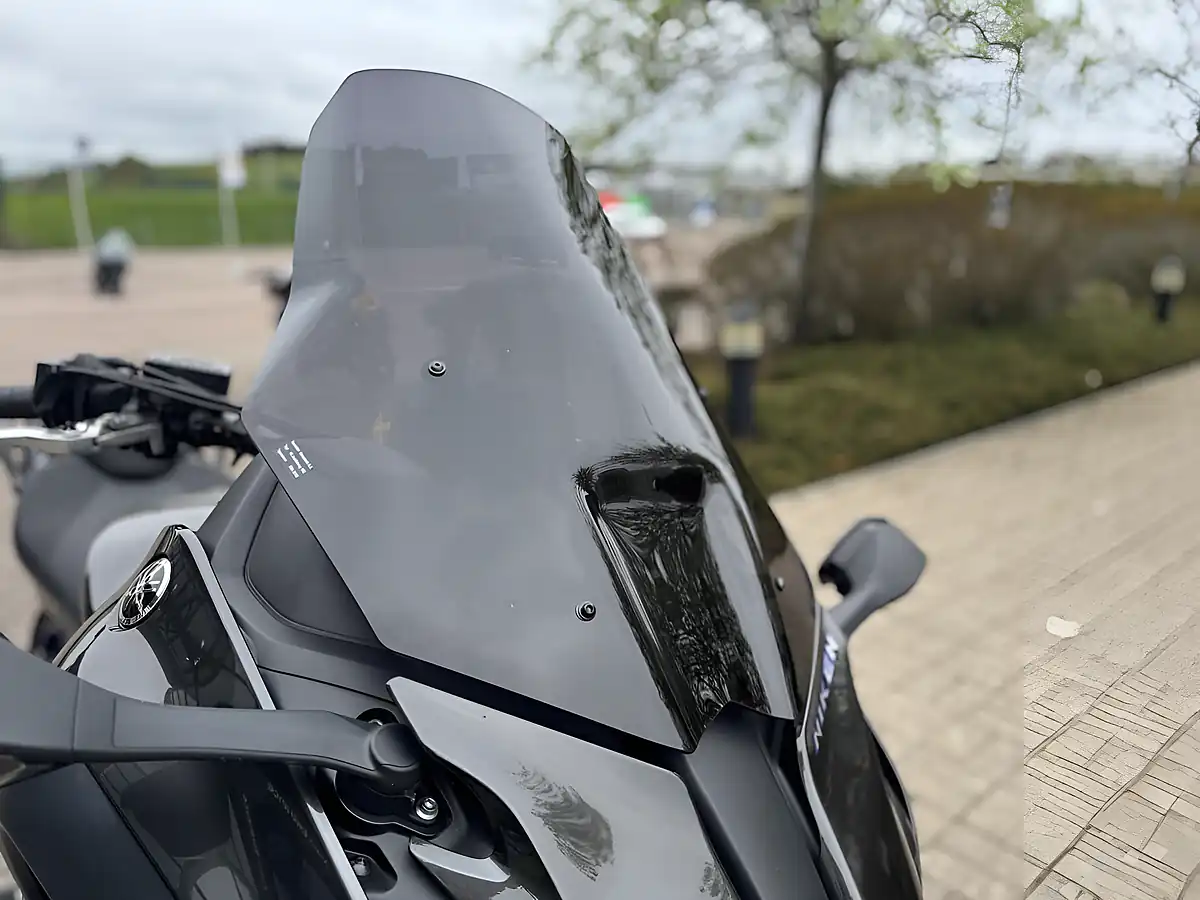 Used 2020 Yamaha Niken Grey - Interior and Exterior details 12