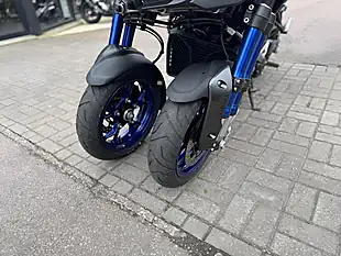 Used 2020 Yamaha Niken Grey - Interior and Exterior details 14