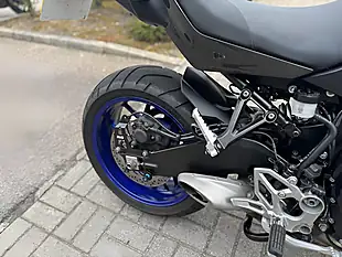Used 2020 Yamaha Niken Grey - Interior and Exterior details 17
