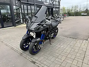 Used 2020 Yamaha Niken Grey - Interior and Exterior details 5